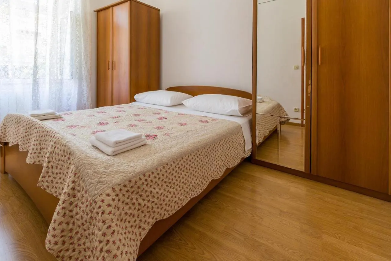 Mia I Renato Apartment Crikvenica